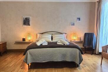 تختخواب و صبحانه La Casa Occitane