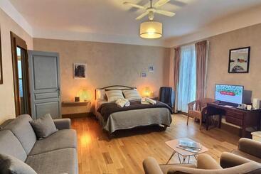 تختخواب و صبحانه La Casa Occitane