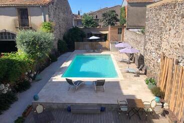 تختخواب و صبحانه La Casa Occitane