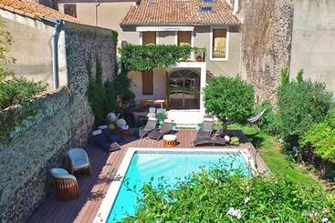 تختخواب و صبحانه La Casa Occitane