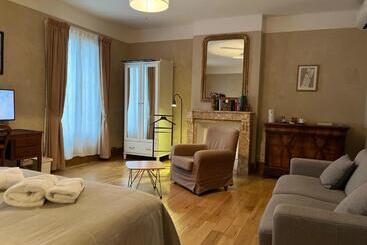 تختخواب و صبحانه La Casa Occitane