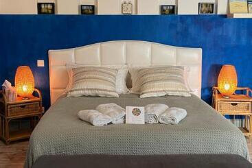 تختخواب و صبحانه La Casa Occitane