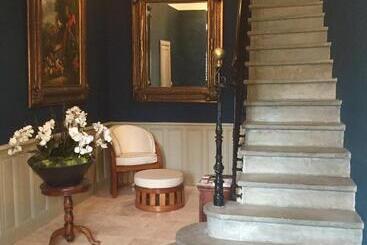 تختخواب و صبحانه La Casa Occitane