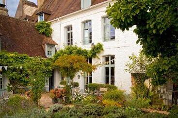 تختخواب و صبحانه Maison 76