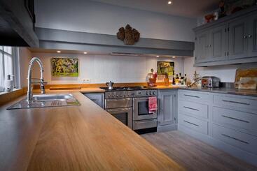 تختخواب و صبحانه Maison 76