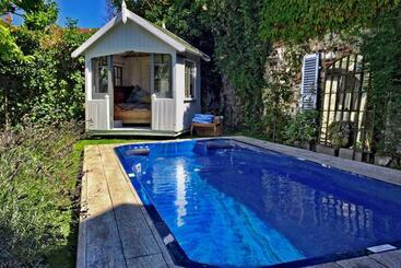 تختخواب و صبحانه Maison 76