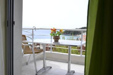 تختخواب و صبحانه Riviera Rooms