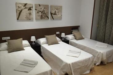 مسافرخانه Ch Otello Rooms I   Madrid