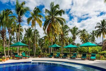 هتل Aite Eco Resort