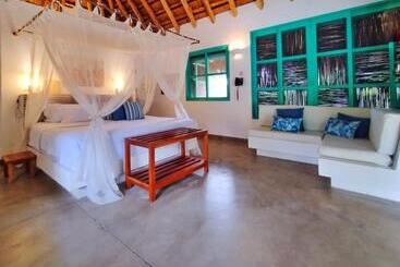 هتل Aite Eco Resort