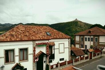 هتل Aragvi