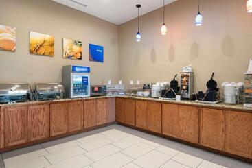 هتل Comfort Suites University