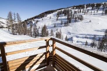 هتل Névalhaia Le Chalet