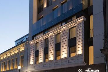 هتل Old Town Boutique