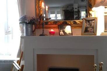 La Maison Du Phare De Honfleur Chambre D Hôtes B&b  Jacuzzi   Shabby Chic