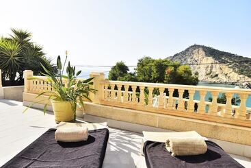 Aparthotel Ola Blanca