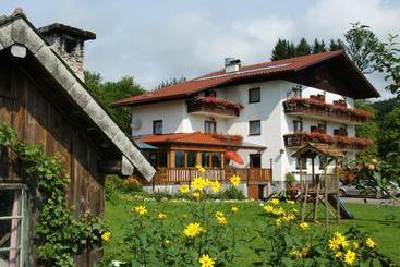 ホテル Biobauernhof Nussbaumer