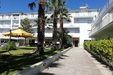 هتل Centro Vacanze Domus M.g