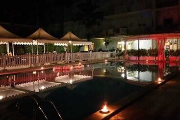 هتل Centro Vacanze Domus M.g
