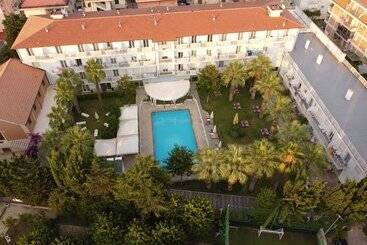 هتل Centro Vacanze Domus M.g