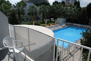 هتل Centro Vacanze Domus M.g