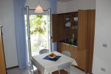 هتل Centro Vacanze Domus M.g