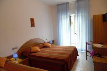هتل Centro Vacanze Domus M.g