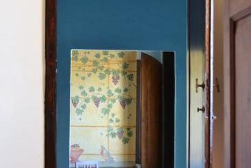 هتل Charming Villa Marcialla