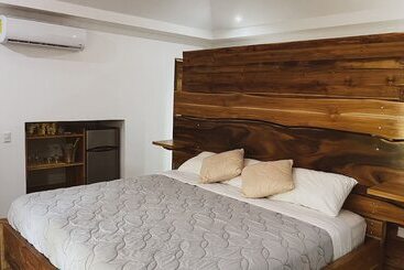 هتل Dreamsea Surf Camp