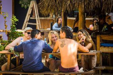 هتل Dreamsea Surf Camp