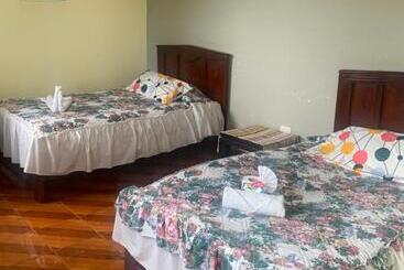 هتل Hostal Jora Continental