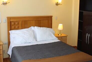 هتل Hostal Villa Melgar