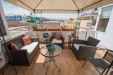 هتل Hostal Villa Melgar