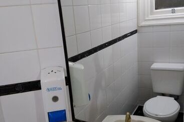 هتل Hostel Estoril