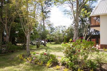 هتل Hosteria Airport Garden