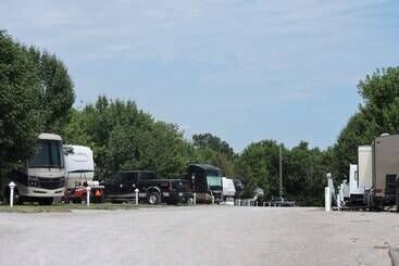 هتل Indian Hills Inn & Rv Park