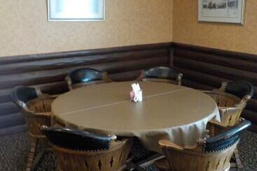 هتل Indian Hills Inn & Rv Park