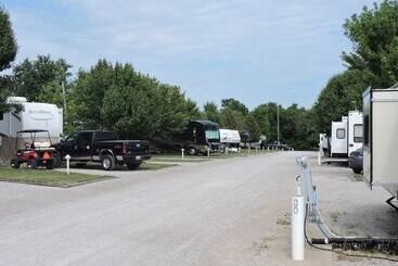 هتل Indian Hills Inn & Rv Park