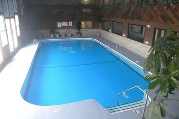 هتل Indian Hills Inn & Rv Park