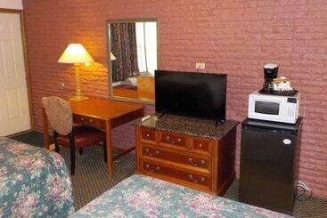 هتل Indian Hills Inn & Rv Park