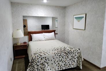 هتل Indian Hills Inn & Rv Park