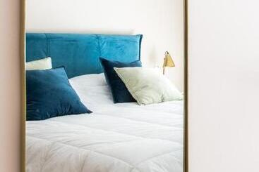هتل Moncada Suites & Apartments
