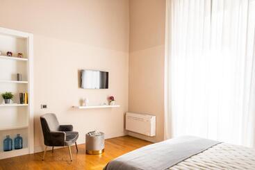 هتل Moncada Suites & Apartments