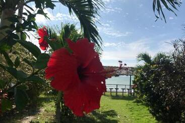 هتل Puerto Gaviota