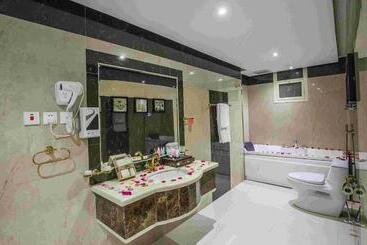Rest Night Hotel Serviced Apartments  Alhamra