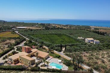 هتل Torre Tabia