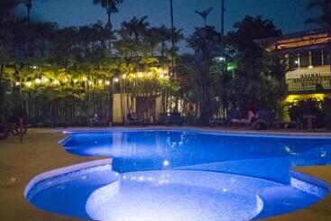 هاستل Arenal Backpackers Resort