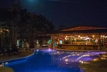 هاستل Arenal Backpackers Resort