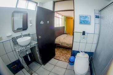 هاستل Bravo Surf Camp
