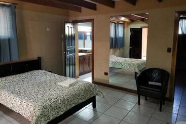 هاستل Monte Campana Escazu